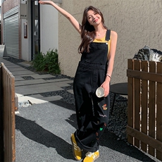 学院风黑色牛仔背带裤女2025超火流行夏季新款卡通刺绣减龄休闲裤，女装背心吊带，2D080