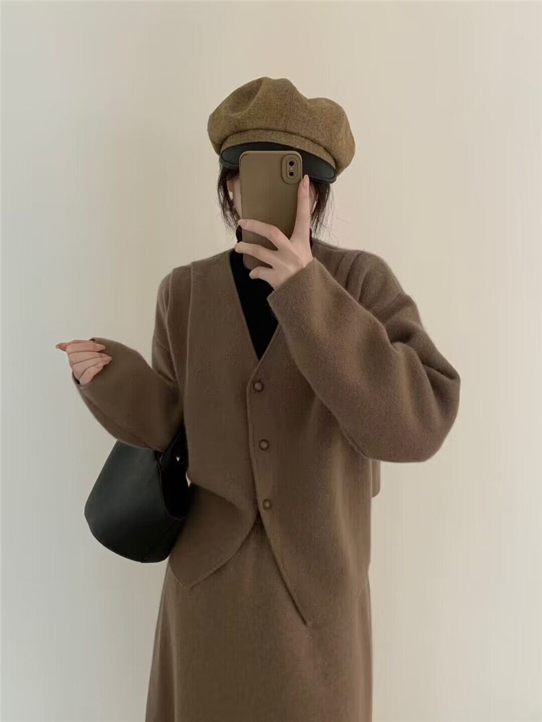 时尚百搭红色V领羊毛开衫女秋冬季新款宽松显瘦针织衫外套,女装羊毛衫,隆格羊绒