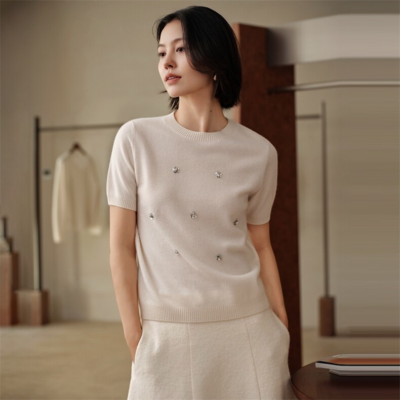 2025秋冬新款女羊绒衫100%纯山羊绒圆领宽松针织短袖纯色简约套衫图片