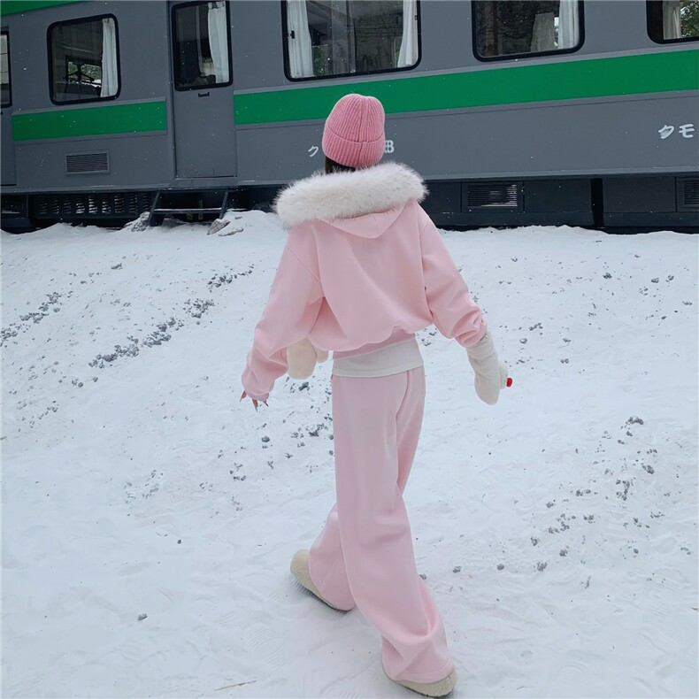时尚新款粉色休闲外套男女大毛领卫衣宽松减龄外套裤子货号AK135,女装短外套,星座1210-1