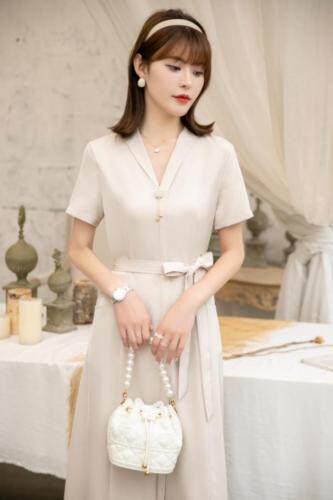 现货供应：醋酸面料修身连衣裙，女装连衣裙，拉思维加丝