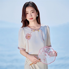 现货短袖女装设计感小众2025夏季新款短款衬衣时尚别致上衣，女装衬衫，时尚俏佳人