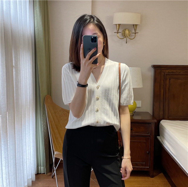 海星扣小香风V领短袖白色冰丝针织开衫女夏薄短款法式上衣T恤小衫,针织衫/毛衣,沐策羊绒