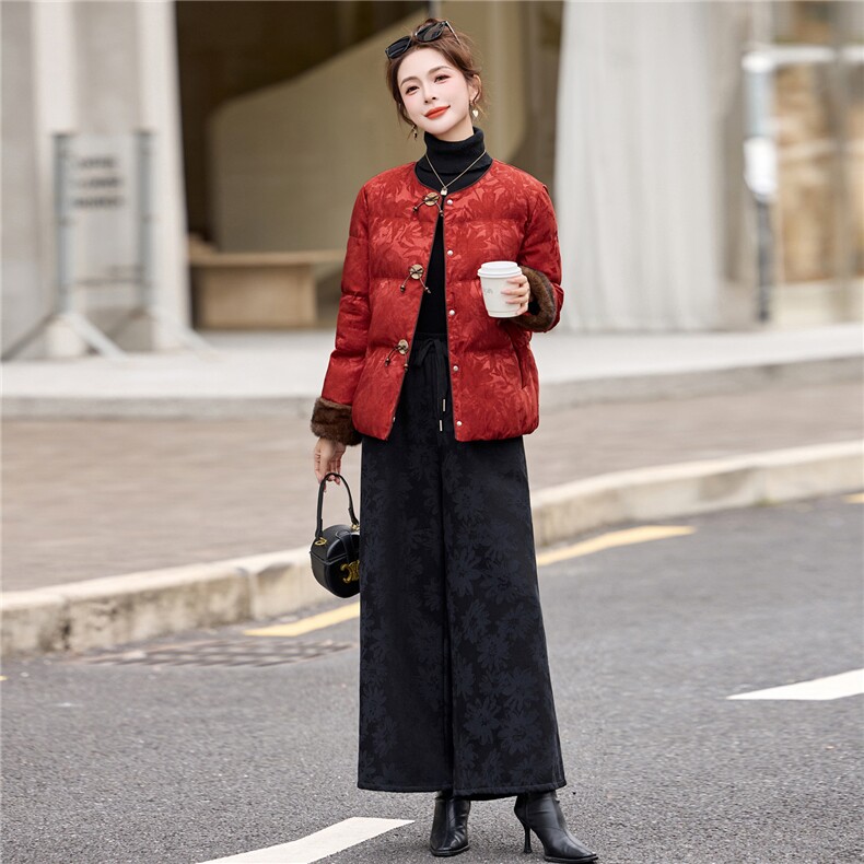 现货2025年冬装新款白鸭绒羽绒服中式提花套装休闲裤加绒阔腿裤女,女装羽绒服,璐依舞
