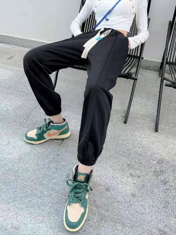 新款时尚百搭显瘦运动风休闲裤,女装休闲裤,L·H·X