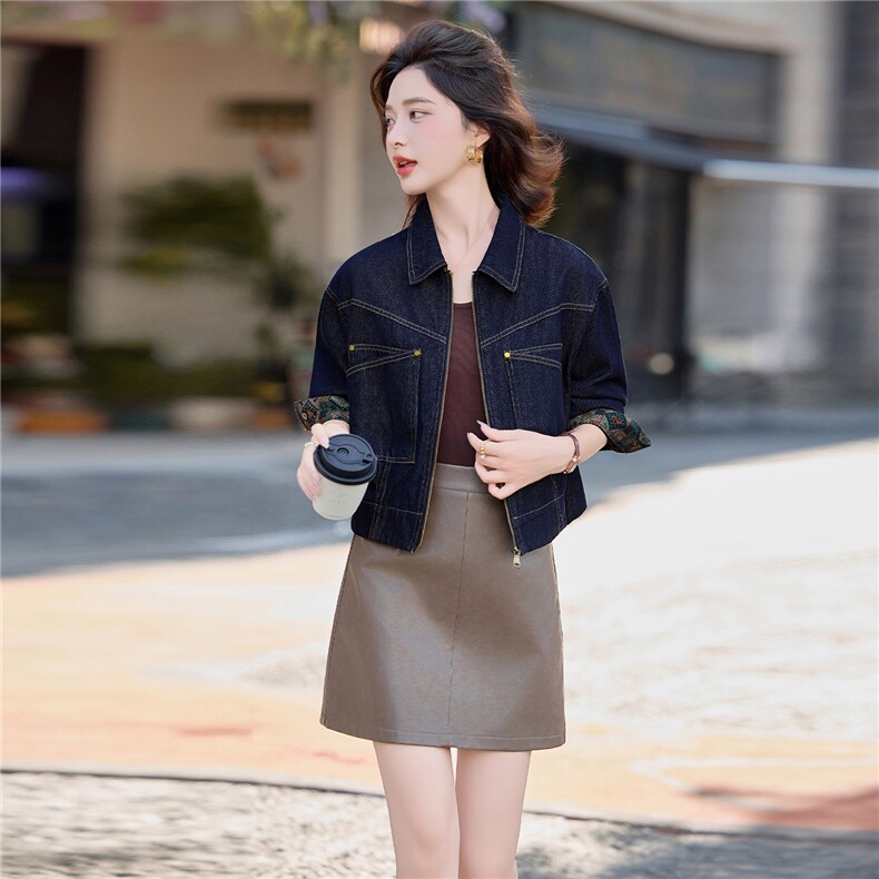 2025秋装新款设计感休闲牛仔拼接外套,女装短外套,依路服饰