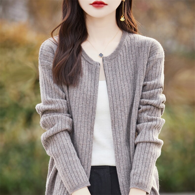 拉链领纯色羊毛衫女2024秋冬新款修身显瘦百搭短款低领,女装短外套,蒙特羊绒