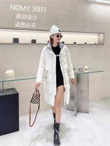 90白鸭绒长款羽绒服图片