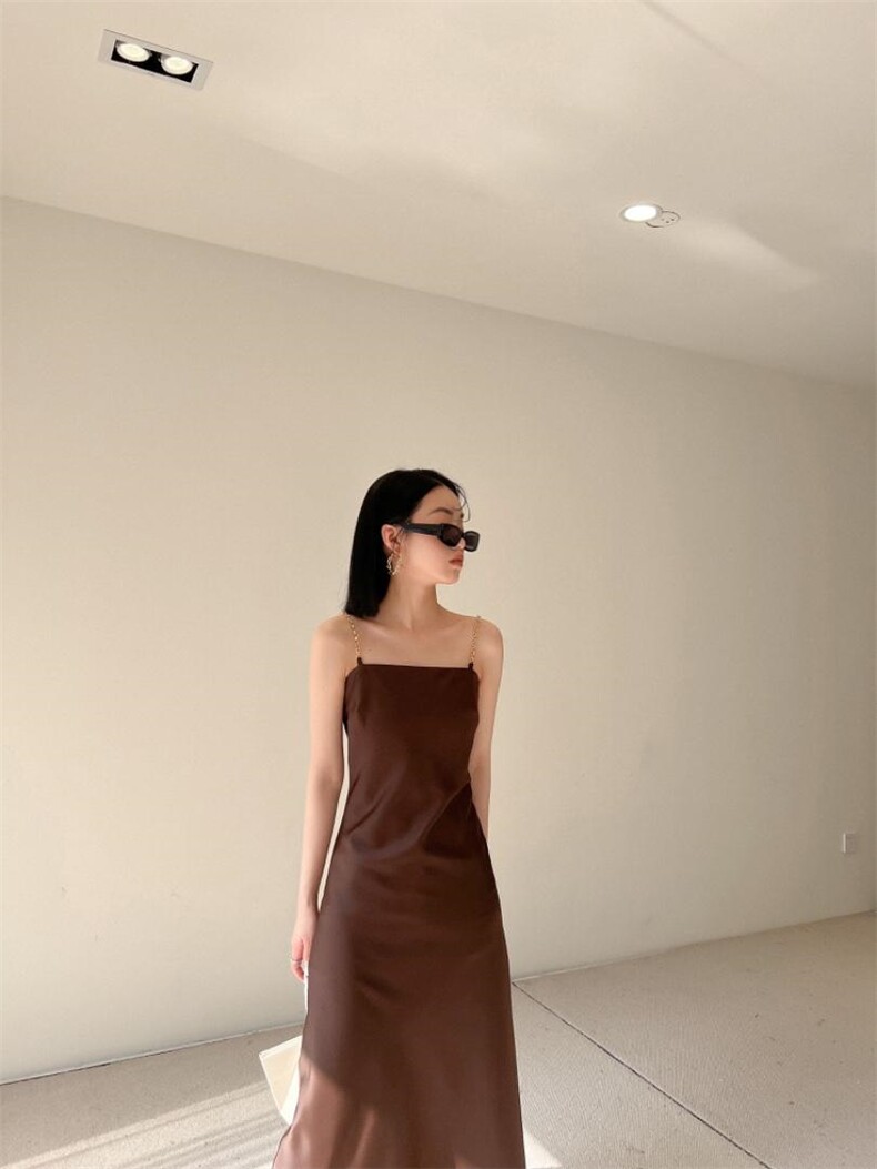 春季新款金属链条吊带绸缎裙，女装背心吊带，LION&CAT(2F)