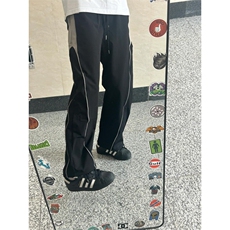 黑色