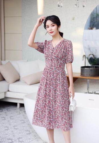 夏季新款韩版雪纺碎花连衣裙，女装连衣裙，裳之恋语