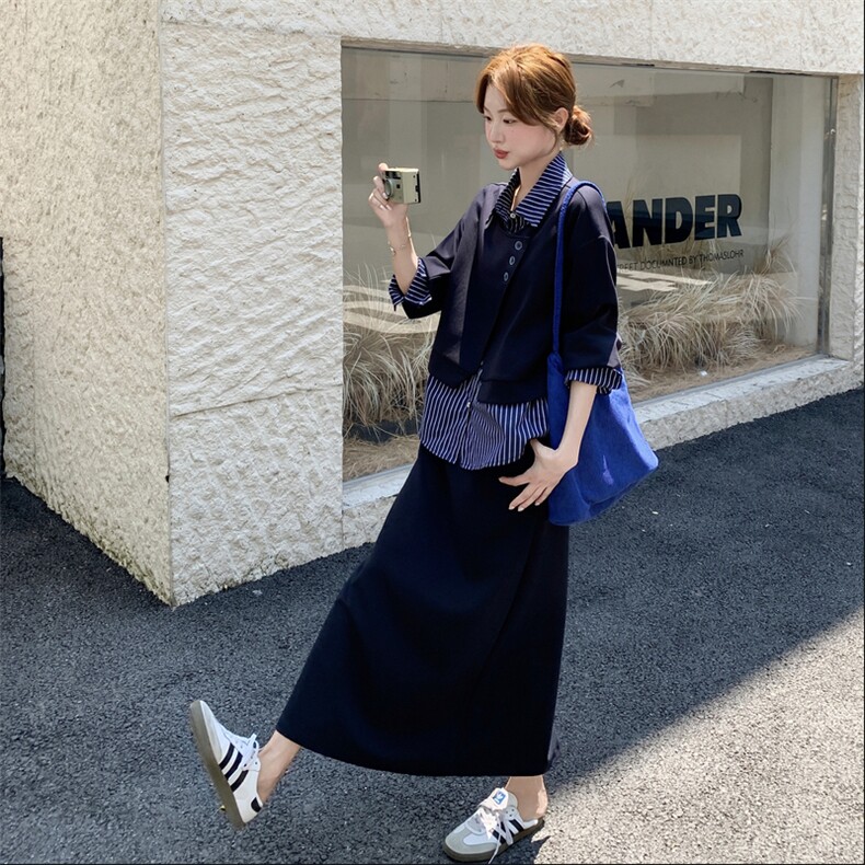 藏青色假两件条纹polo领卫衣女秋季2025新款休闲显瘦半身裙两件套,女装套装/套裙,2C129