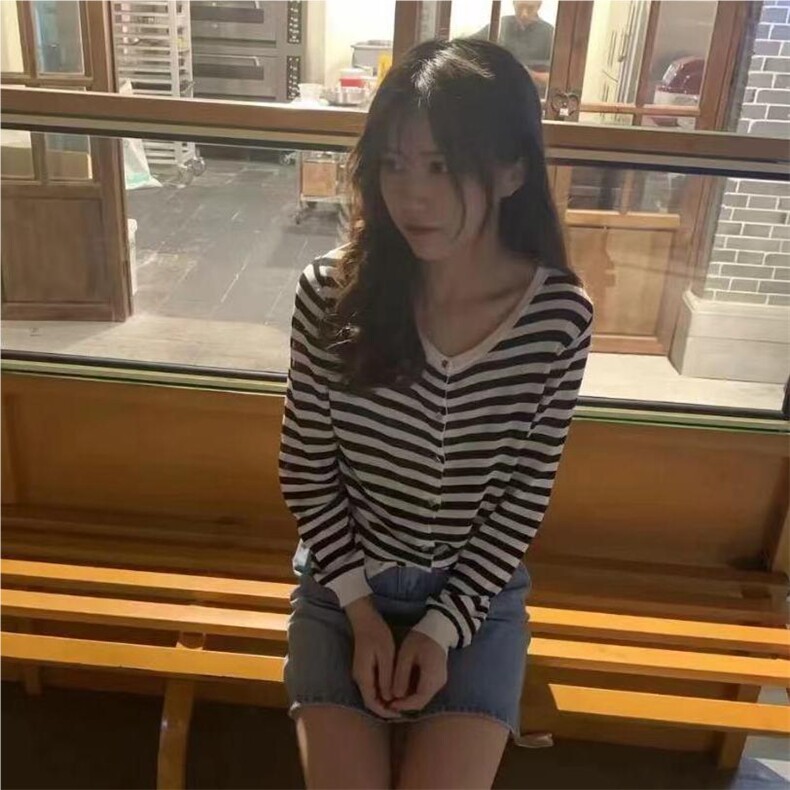 秋冬新款圆领毛衣黑白条纹长袖保暖针织打底衫,针织衫/毛衣,鑫友供货