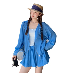 率性轻薄防晒套装裙女夏季2025新款时髦感连帽上衣半身短裙两件套图片