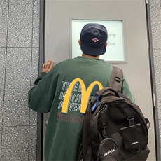 军绿色