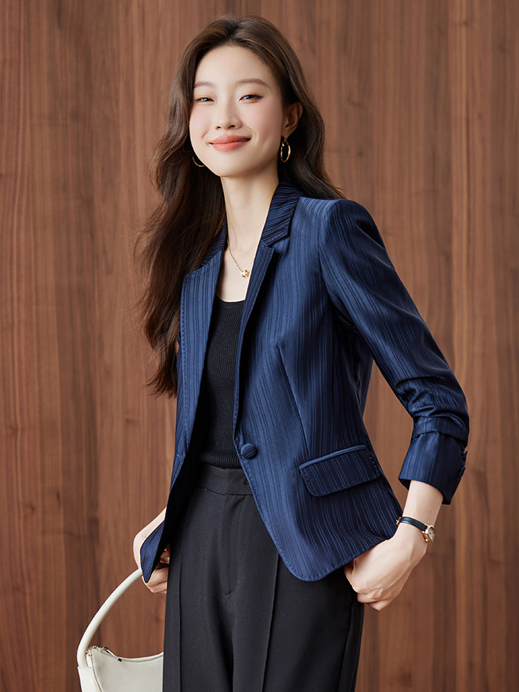 现货2025秋装新款收腰显瘦气质短款西装小外套女,女装短外套,苗苗