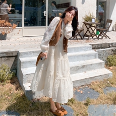 甜美减龄马甲蕾丝连衣裙两件套女春秋2025新款独特漂亮巨好看裙子，女装套装/套裙，2C032