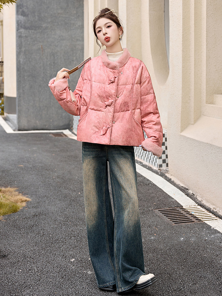 新中式国风羽绒服女2025冬季新款独特超好看短款粉色毛领保暖外套,女装羽绒服,伊仟回