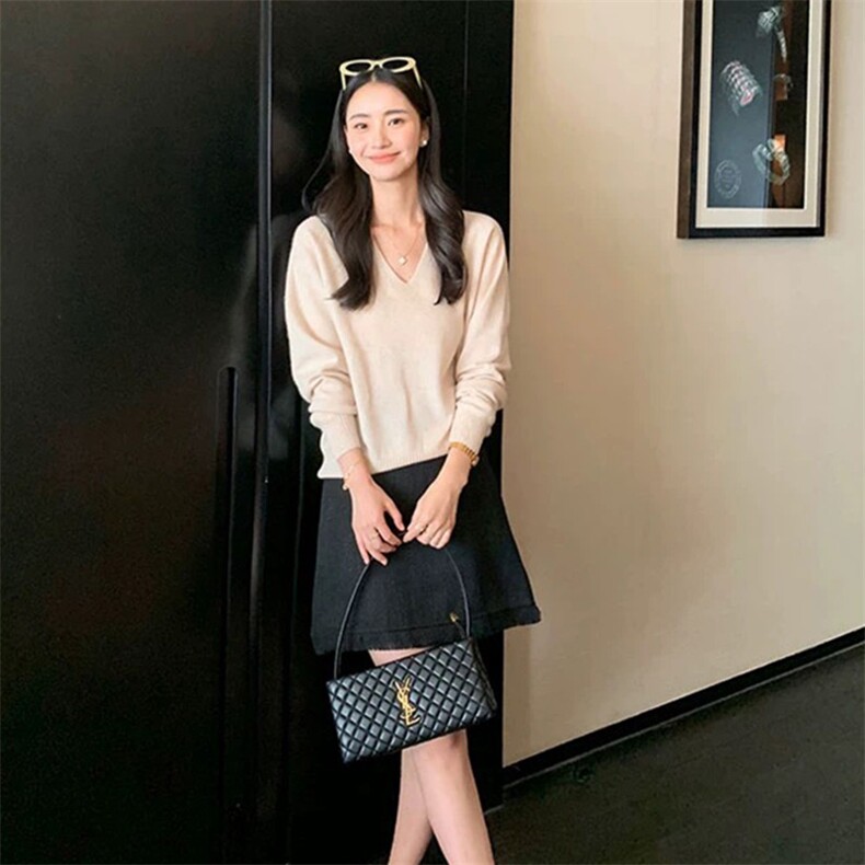 温柔系穿搭~无缝一线成衣V领羊绒衫女秋冬宽松慵懒毛衣针织打底衫,女装羊毛衫,泰沅羊绒