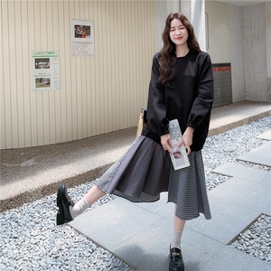 假两件拼接黑色卫衣连衣裙女春秋季2025新款小个子轻熟小众不撞款图片