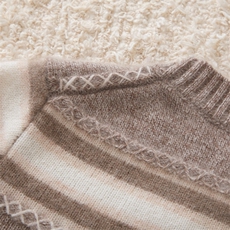 秋冬时尚百搭简约七针夹花拼色加厚儿童羊绒衫，童装儿童羊绒衫，跳跳羊儿童羊绒衫