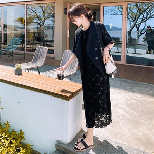 黑色蕾丝连衣裙套装女2025夏季新款超好看气质马甲赫本风裙两件套图片