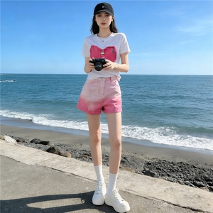 简约个性休闲时尚套装女夏新款刺绣蝴蝶结上衣粉色牛仔短裤两件套图片