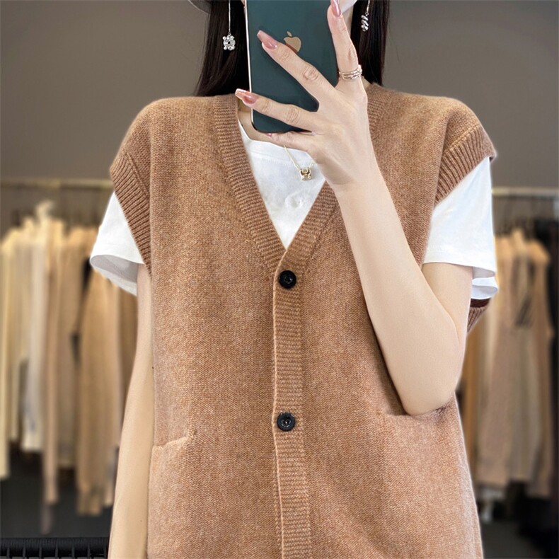 轻盈自在！叠穿V领马甲女宽松显瘦背心针织开衫无袖坎肩,女装马甲,润辉羊绒