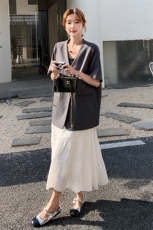 休闲深灰色短袖西装外套女夏2025新款高级感韩系慵懒洋气百搭西服，女装西装，自然秀