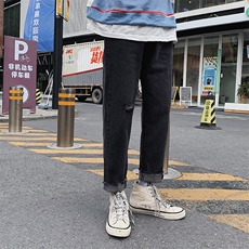 黑色