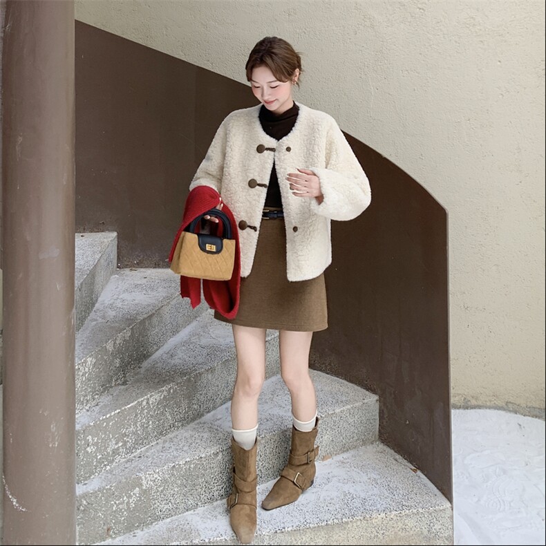 现货210-3286-P175-K258欧货皮毛一体羊羔毛外套可爱风，女装羊羔毛/颗粒绒，韩蜜菓