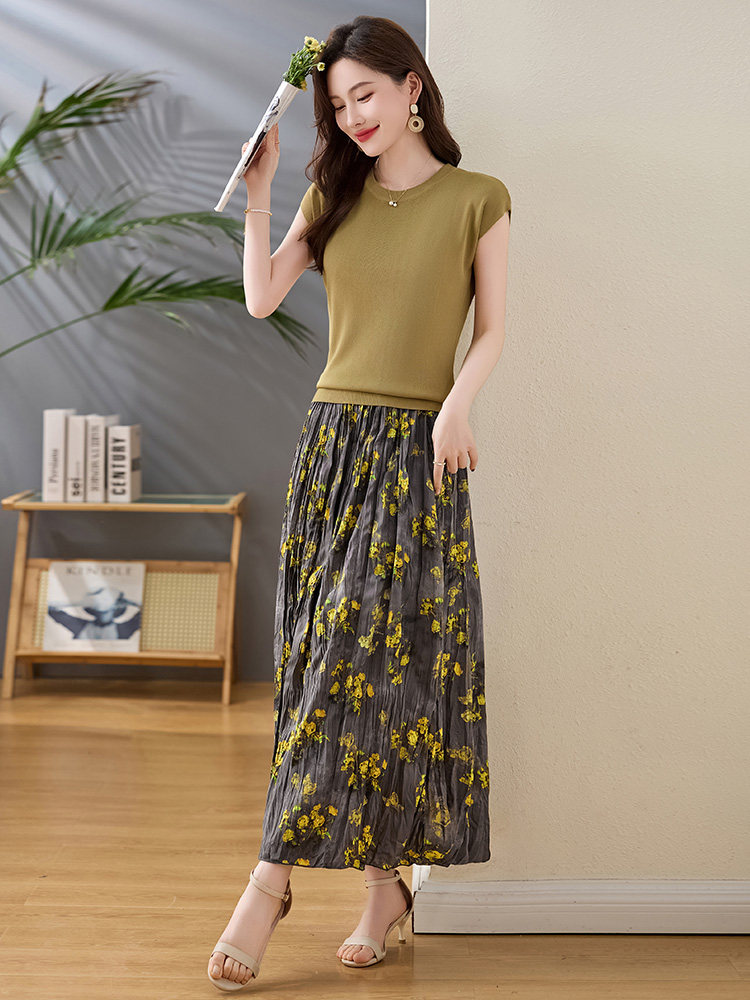时尚气质套装裙女2025夏季新款冰丝针织短袖上衣碎花半身裙两件套,女装套装/套裙,牡丹诺