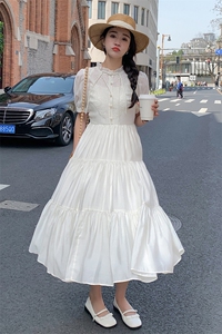 白色绣花木耳边法式连衣裙2025新款女夏绝美减龄高级感鱼尾裙子图片