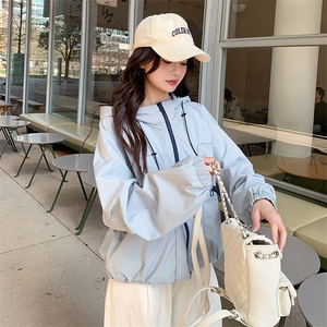 蓝色连帽冲锋衣外套女2025春秋季新款设计感休闲显瘦工装夹克上衣图片