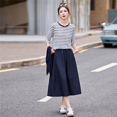 新款2025年秋季时尚洋气披肩条纹上衣半身裙两件套，女装套装/套裙，蓝诺裳