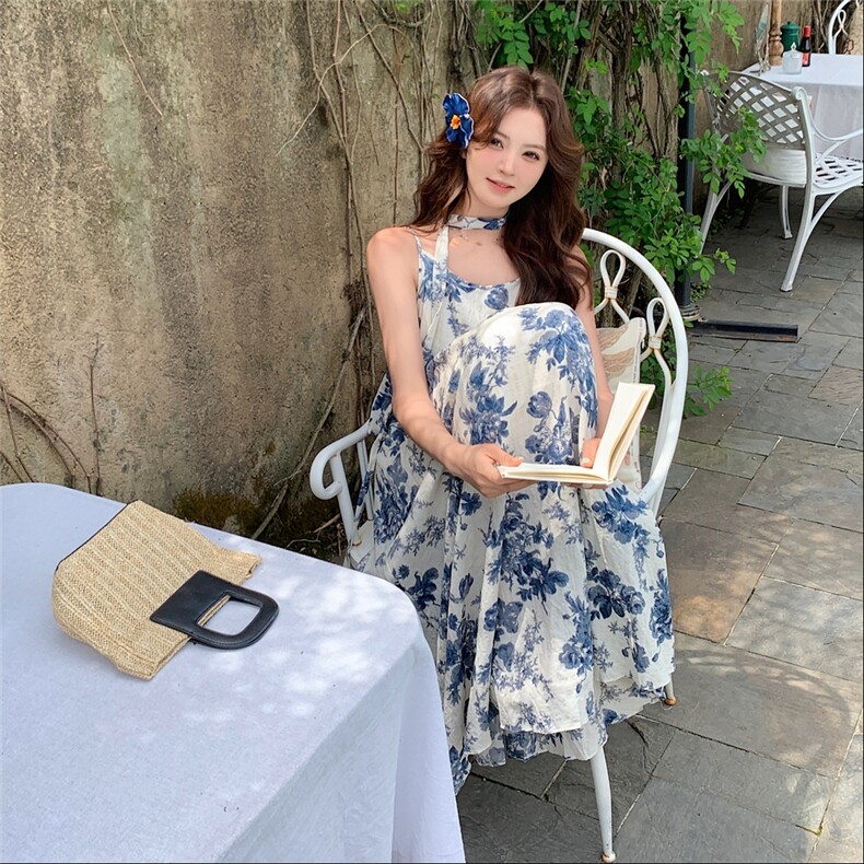 2025年夏季水墨植物花卉吊带连衣裙可爱甜美文艺复古印花裙,女装连衣裙,诺蝶