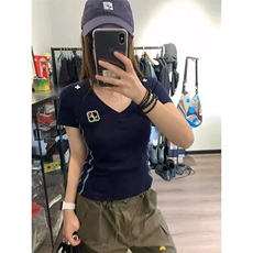 藏青色