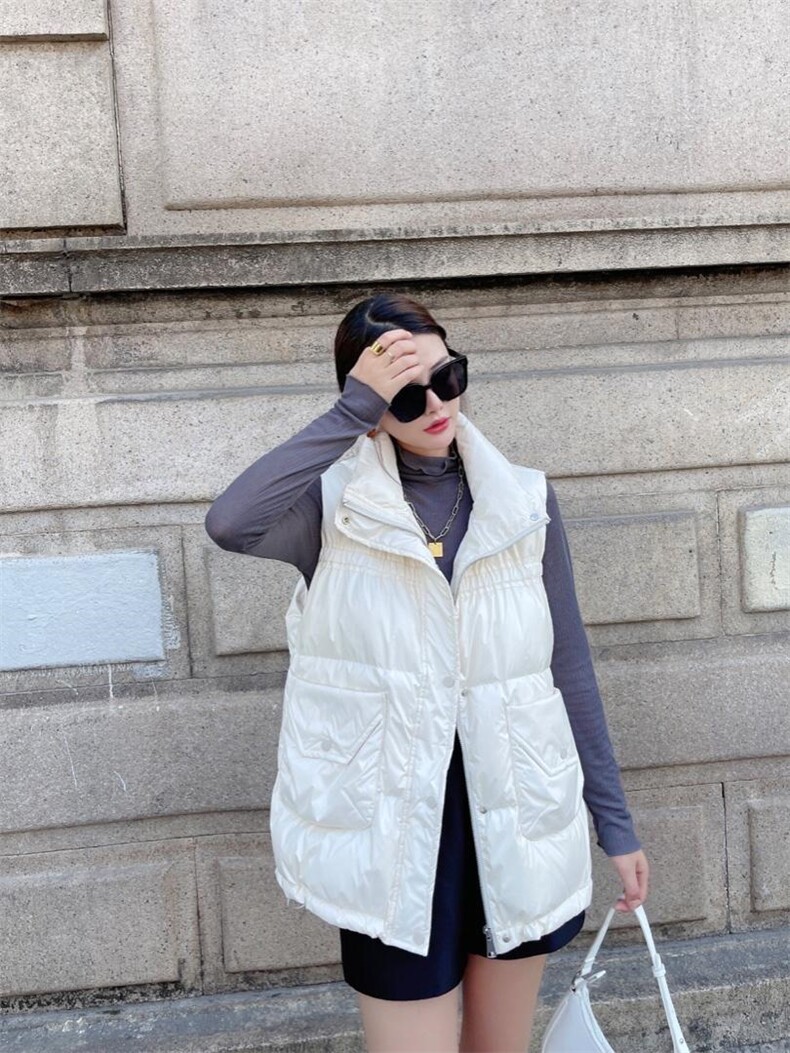 现货羽绒马甲两色两码，女装马甲，魅力布梵