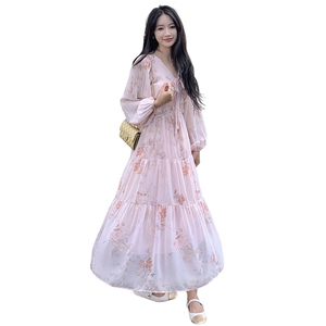 法式度假风v领系带碎花长裙2025春夏新款温柔风女人味高腰连衣裙图片