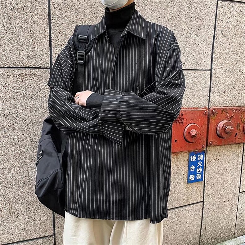 灰色
