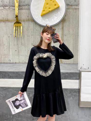 秋款连衣裙，女装连衣裙，莫妮菲