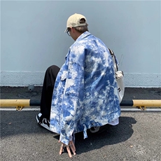 浅蓝色
