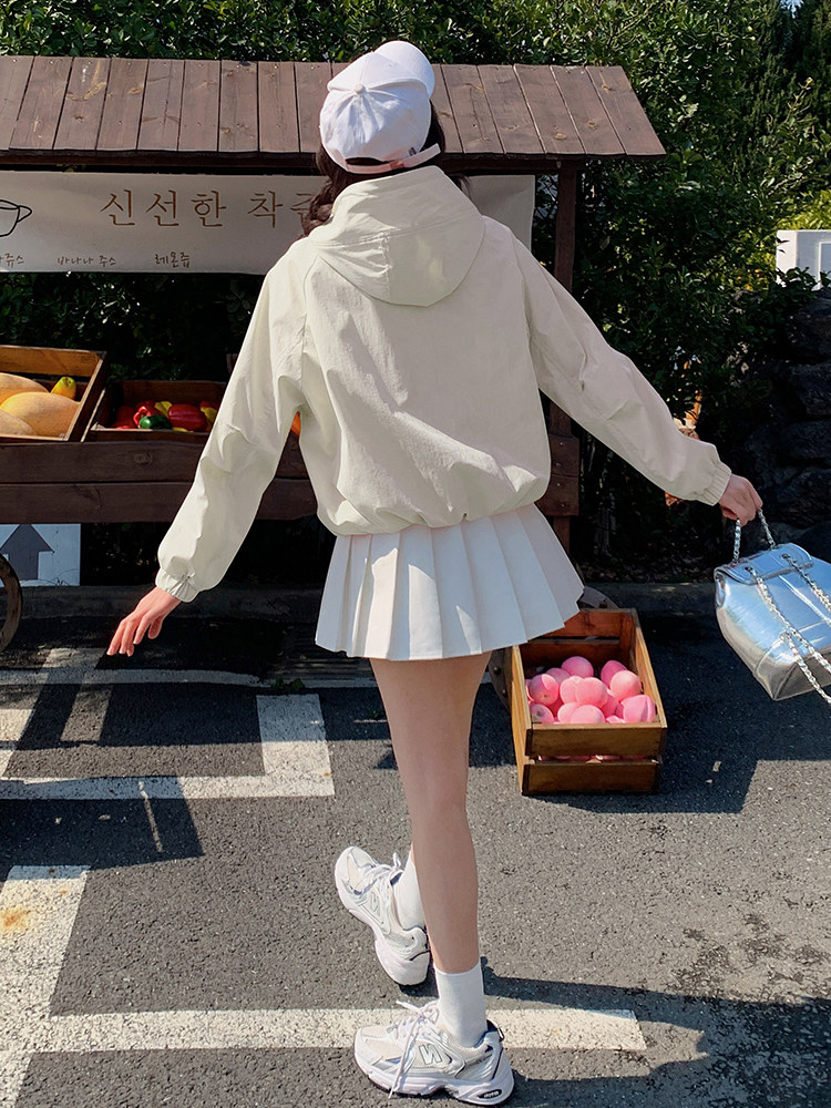 现货新款今年流行独特超好看韩系粉色休闲冲锋衣短外套女春季,女装短外套,韩蔻秀
