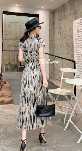 夏季新款连衣裙，女装连衣裙，斯瑞威