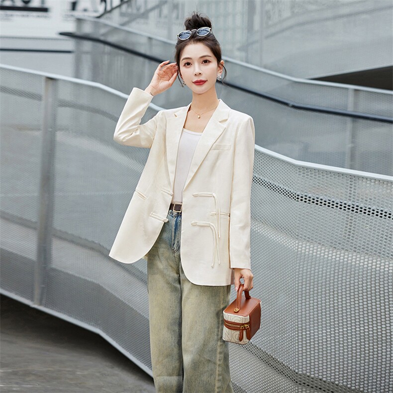 杏色新中式小西装外套女短款2024春季新款设计感小众西服上衣，女装西装，岚衣(原川流布茜）