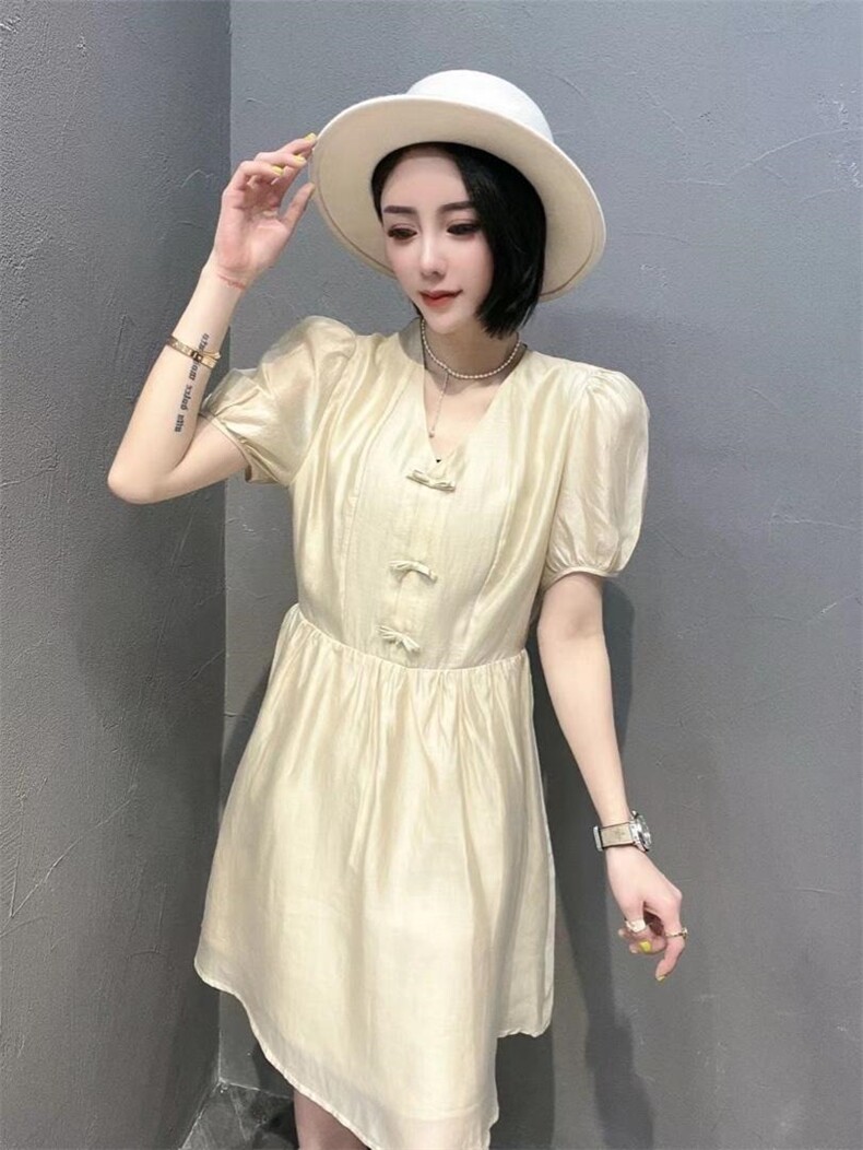 新款洋气V领蝴蝶结扣连衣裙,女装连衣裙,L·H·X
