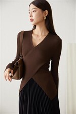 《现货》交叉设计冰丝针织显瘦上衣，其它，M&VC