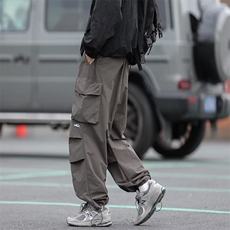 灰绿色