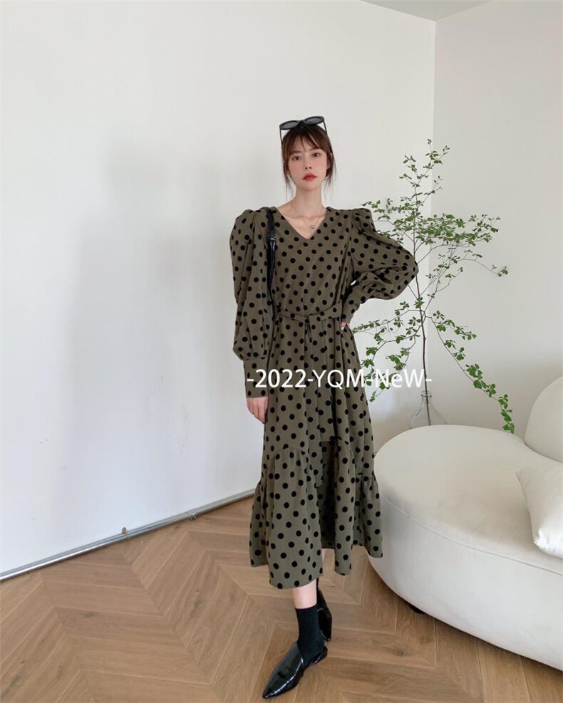 秋季新款港风连衣裙，女装连衣裙，依启蒙(1F)