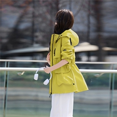 防水冲锋衣女中长款2026春秋新款宽松收腰连帽工装风衣外套潮，女装短外套，鑫源服饰
